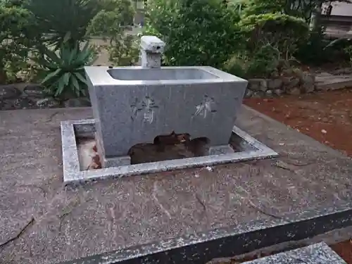 八幡社の手水舎