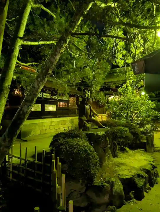 藤森神社の{uncategorized: "未分類", other: "その他", undefined: "問題あり", building: "その他建物", grave: "お墓", sacred_gate: "鳥居", guardian: "狛犬", statue: "像", buddha: "仏像", history: "歴史", nature: "自然", garden: "庭園", animal: "動物", pagoda: "塔", temizu: "手水舎", mountain_gate: "山門・神門", sanctuary: "本殿・本堂", subordinate: "末社・摂社", art: "芸術", scenery: "景色", jizo: "地蔵", ema: "絵馬", goshuin: "御朱印", omikuji: "おみくじ", items: "授与品その他", amulet: "お守り", goshuincho: "御朱印帳", eats: "食事", festival: "お祭り", votive_dance: "神楽", shichigosan: "七五三参", wedding: "結婚式", experience: "体験その他", initially: "初詣", around: "周辺", anti_infection: "感染症対策"}
