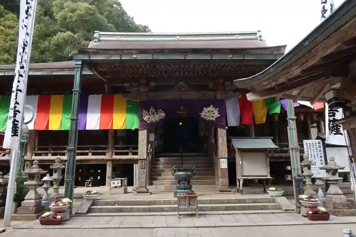 青岸渡寺の本殿・本堂