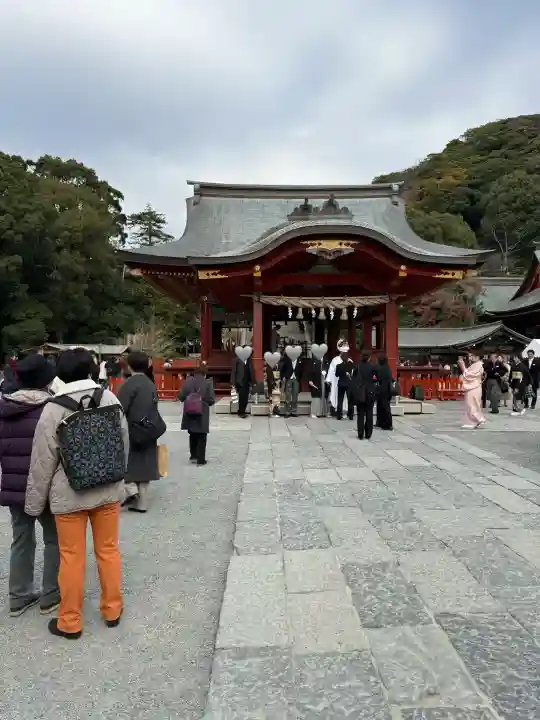 鶴岡八幡宮の{uncategorized: "未分類", other: "その他", undefined: "問題あり", building: "その他建物", grave: "お墓", sacred_gate: "鳥居", guardian: "狛犬", statue: "像", buddha: "仏像", history: "歴史", nature: "自然", garden: "庭園", animal: "動物", pagoda: "塔", temizu: "手水舎", mountain_gate: "山門・神門", sanctuary: "本殿・本堂", subordinate: "末社・摂社", art: "芸術", scenery: "景色", jizo: "地蔵", ema: "絵馬", goshuin: "御朱印", omikuji: "おみくじ", items: "授与品その他", amulet: "お守り", goshuincho: "御朱印帳", eats: "食事", festival: "お祭り", votive_dance: "神楽", shichigosan: "七五三参", wedding: "結婚式", experience: "体験その他", initially: "初詣", around: "周辺", anti_infection: "感染症対策"}