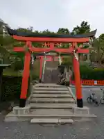 義照稲荷神社・稲荷命婦元宮(建勲神社末社)の{uncategorized: "未分類", other: "その他", undefined: "問題あり", building: "その他建物", grave: "お墓", sacred_gate: "鳥居", guardian: "狛犬", statue: "像", buddha: "仏像", history: "歴史", nature: "自然", garden: "庭園", animal: "動物", pagoda: "塔", temizu: "手水舎", mountain_gate: "山門・神門", sanctuary: "本殿・本堂", subordinate: "末社・摂社", art: "芸術", scenery: "景色", jizo: "地蔵", ema: "絵馬", goshuin: "御朱印", omikuji: "おみくじ", items: "授与品その他", amulet: "お守り", goshuincho: "御朱印帳", eats: "食事", festival: "お祭り", votive_dance: "神楽", shichigosan: "七五三参", wedding: "結婚式", experience: "体験その他", initially: "初詣", around: "周辺", anti_infection: "感染症対策"}