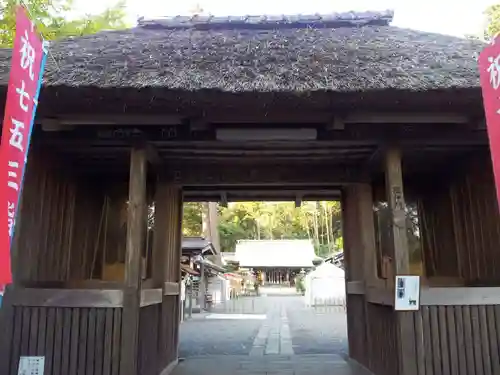 川勾神社の山門・神門