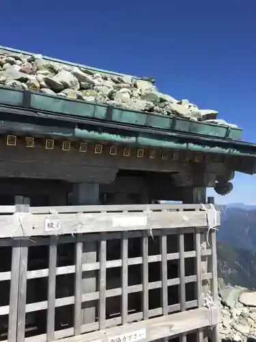 雄山神社峰本社の本殿