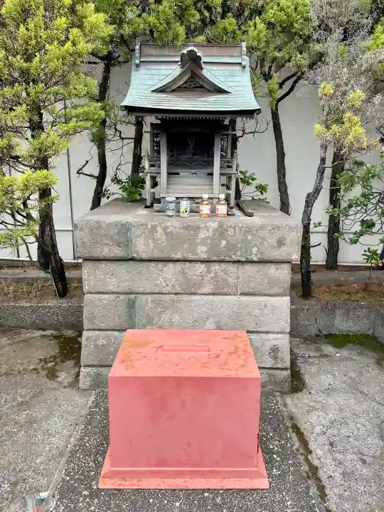 豊川稲荷(藤沢さいか屋)の{uncategorized: "未分類", other: "その他", undefined: "問題あり", building: "その他建物", grave: "お墓", sacred_gate: "鳥居", guardian: "狛犬", statue: "像", buddha: "仏像", history: "歴史", nature: "自然", garden: "庭園", animal: "動物", pagoda: "塔", temizu: "手水舎", mountain_gate: "山門・神門", sanctuary: "本殿・本堂", subordinate: "末社・摂社", art: "芸術", scenery: "景色", jizo: "地蔵", ema: "絵馬", goshuin: "御朱印", omikuji: "おみくじ", items: "授与品その他", amulet: "お守り", goshuincho: "御朱印帳", eats: "食事", festival: "お祭り", votive_dance: "神楽", shichigosan: "七五三参", wedding: "結婚式", experience: "体験その他", initially: "初詣", around: "周辺", anti_infection: "感染症対策"}