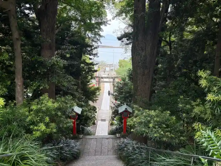 宗像大社中津宮の{uncategorized: "未分類", other: "その他", undefined: "問題あり", building: "その他建物", grave: "お墓", sacred_gate: "鳥居", guardian: "狛犬", statue: "像", buddha: "仏像", history: "歴史", nature: "自然", garden: "庭園", animal: "動物", pagoda: "塔", temizu: "手水舎", mountain_gate: "山門・神門", sanctuary: "本殿・本堂", subordinate: "末社・摂社", art: "芸術", scenery: "景色", jizo: "地蔵", ema: "絵馬", goshuin: "御朱印", omikuji: "おみくじ", items: "授与品その他", amulet: "お守り", goshuincho: "御朱印帳", eats: "食事", festival: "お祭り", votive_dance: "神楽", shichigosan: "七五三参", wedding: "結婚式", experience: "体験その他", initially: "初詣", around: "周辺", anti_infection: "感染症対策"}