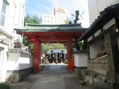 西光寺の山門