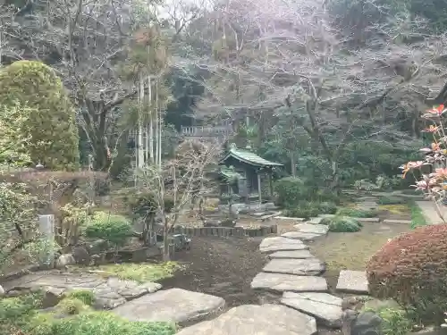 随流院の{uncategorized: "未分類", other: "その他", undefined: "問題あり", building: "その他建物", grave: "お墓", sacred_gate: "鳥居", guardian: "狛犬", statue: "像", buddha: "仏像", history: "歴史", nature: "自然", garden: "庭園", animal: "動物", pagoda: "塔", temizu: "手水舎", mountain_gate: "山門・神門", sanctuary: "本殿・本堂", subordinate: "末社・摂社", art: "芸術", scenery: "景色", jizo: "地蔵", ema: "絵馬", goshuin: "御朱印", omikuji: "おみくじ", items: "授与品その他", amulet: "お守り", goshuincho: "御朱印帳", eats: "食事", festival: "お祭り", votive_dance: "神楽", shichigosan: "七五三参", wedding: "結婚式", experience: "体験その他", initially: "初詣", around: "周辺", anti_infection: "感染症対策"}