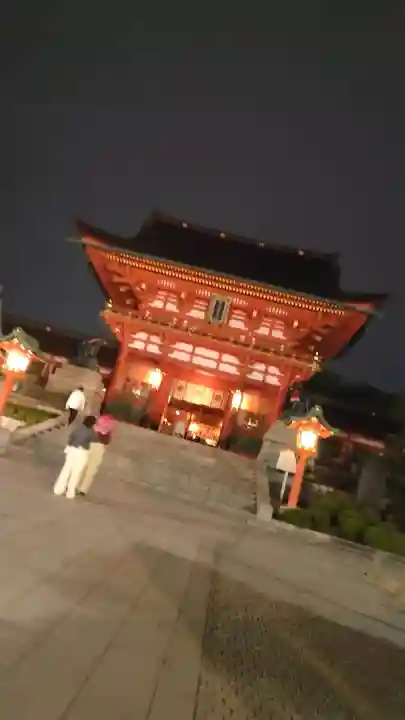伏見稲荷大社の{uncategorized: "未分類", other: "その他", undefined: "問題あり", building: "その他建物", grave: "お墓", sacred_gate: "鳥居", guardian: "狛犬", statue: "像", buddha: "仏像", history: "歴史", nature: "自然", garden: "庭園", animal: "動物", pagoda: "塔", temizu: "手水舎", mountain_gate: "山門・神門", sanctuary: "本殿・本堂", subordinate: "末社・摂社", art: "芸術", scenery: "景色", jizo: "地蔵", ema: "絵馬", goshuin: "御朱印", omikuji: "おみくじ", items: "授与品その他", amulet: "お守り", goshuincho: "御朱印帳", eats: "食事", festival: "お祭り", votive_dance: "神楽", shichigosan: "七五三参", wedding: "結婚式", experience: "体験その他", initially: "初詣", around: "周辺", anti_infection: "感染症対策"}