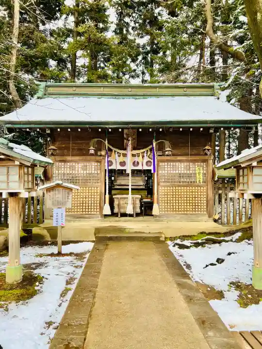駒形神社の{uncategorized: "未分類", other: "その他", undefined: "問題あり", building: "その他建物", grave: "お墓", sacred_gate: "鳥居", guardian: "狛犬", statue: "像", buddha: "仏像", history: "歴史", nature: "自然", garden: "庭園", animal: "動物", pagoda: "塔", temizu: "手水舎", mountain_gate: "山門・神門", sanctuary: "本殿・本堂", subordinate: "末社・摂社", art: "芸術", scenery: "景色", jizo: "地蔵", ema: "絵馬", goshuin: "御朱印", omikuji: "おみくじ", items: "授与品その他", amulet: "お守り", goshuincho: "御朱印帳", eats: "食事", festival: "お祭り", votive_dance: "神楽", shichigosan: "七五三参", wedding: "結婚式", experience: "体験その他", initially: "初詣", around: "周辺", anti_infection: "感染症対策"}