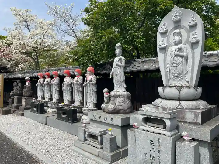 石上寺の{uncategorized: "未分類", other: "その他", undefined: "問題あり", building: "その他建物", grave: "お墓", sacred_gate: "鳥居", guardian: "狛犬", statue: "像", buddha: "仏像", history: "歴史", nature: "自然", garden: "庭園", animal: "動物", pagoda: "塔", temizu: "手水舎", mountain_gate: "山門・神門", sanctuary: "本殿・本堂", subordinate: "末社・摂社", art: "芸術", scenery: "景色", jizo: "地蔵", ema: "絵馬", goshuin: "御朱印", omikuji: "おみくじ", items: "授与品その他", amulet: "お守り", goshuincho: "御朱印帳", eats: "食事", festival: "お祭り", votive_dance: "神楽", shichigosan: "七五三参", wedding: "結婚式", experience: "体験その他", initially: "初詣", around: "周辺", anti_infection: "感染症対策"}
