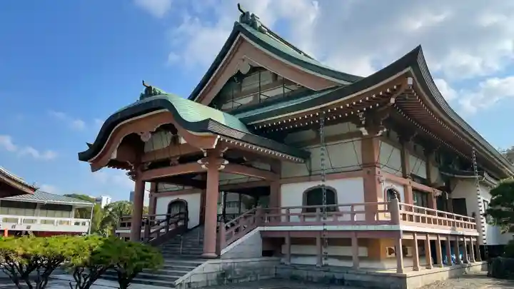 日蓮上人銅像護持教会(身延山福岡別院)の本殿・本堂