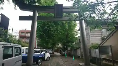 穏田神社の鳥居