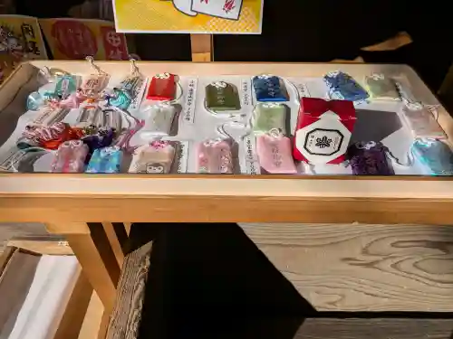 内山神社の{uncategorized: "未分類", other: "その他", undefined: "問題あり", building: "その他建物", grave: "お墓", sacred_gate: "鳥居", guardian: "狛犬", statue: "像", buddha: "仏像", history: "歴史", nature: "自然", garden: "庭園", animal: "動物", pagoda: "塔", temizu: "手水舎", mountain_gate: "山門・神門", sanctuary: "本殿・本堂", subordinate: "末社・摂社", art: "芸術", scenery: "景色", jizo: "地蔵", ema: "絵馬", goshuin: "御朱印", omikuji: "おみくじ", items: "授与品その他", amulet: "お守り", goshuincho: "御朱印帳", eats: "食事", festival: "お祭り", votive_dance: "神楽", shichigosan: "七五三参", wedding: "結婚式", experience: "体験その他", initially: "初詣", around: "周辺", anti_infection: "感染症対策"}