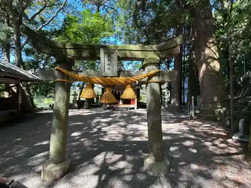 天祖神社の{uncategorized: "未分類", other: "その他", undefined: "問題あり", building: "その他建物", grave: "お墓", sacred_gate: "鳥居", guardian: "狛犬", statue: "像", buddha: "仏像", history: "歴史", nature: "自然", garden: "庭園", animal: "動物", pagoda: "塔", temizu: "手水舎", mountain_gate: "山門・神門", sanctuary: "本殿・本堂", subordinate: "末社・摂社", art: "芸術", scenery: "景色", jizo: "地蔵", ema: "絵馬", goshuin: "御朱印", omikuji: "おみくじ", items: "授与品その他", amulet: "お守り", goshuincho: "御朱印帳", eats: "食事", festival: "お祭り", votive_dance: "神楽", shichigosan: "七五三参", wedding: "結婚式", experience: "体験その他", initially: "初詣", around: "周辺", anti_infection: "感染症対策"}