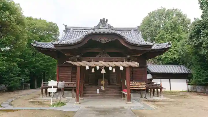 松山神社の本殿・本堂