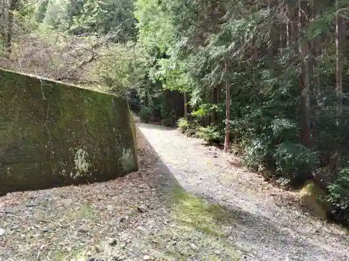 國狭槌神社の{uncategorized: "未分類", other: "その他", undefined: "問題あり", building: "その他建物", grave: "お墓", sacred_gate: "鳥居", guardian: "狛犬", statue: "像", buddha: "仏像", history: "歴史", nature: "自然", garden: "庭園", animal: "動物", pagoda: "塔", temizu: "手水舎", mountain_gate: "山門・神門", sanctuary: "本殿・本堂", subordinate: "末社・摂社", art: "芸術", scenery: "景色", jizo: "地蔵", ema: "絵馬", goshuin: "御朱印", omikuji: "おみくじ", items: "授与品その他", amulet: "お守り", goshuincho: "御朱印帳", eats: "食事", festival: "お祭り", votive_dance: "神楽", shichigosan: "七五三参", wedding: "結婚式", experience: "体験その他", initially: "初詣", around: "周辺", anti_infection: "感染症対策"}