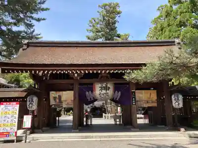 建部大社の山門・神門