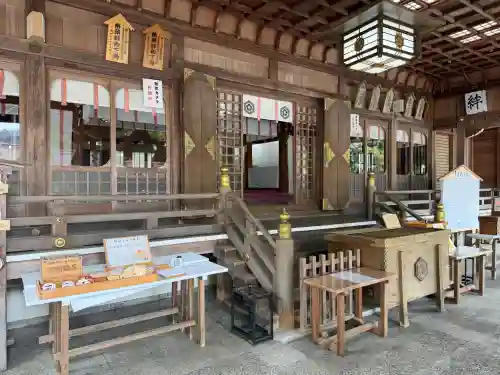 白山比咩神社の{uncategorized: "未分類", other: "その他", undefined: "問題あり", building: "その他建物", grave: "お墓", sacred_gate: "鳥居", guardian: "狛犬", statue: "像", buddha: "仏像", history: "歴史", nature: "自然", garden: "庭園", animal: "動物", pagoda: "塔", temizu: "手水舎", mountain_gate: "山門・神門", sanctuary: "本殿・本堂", subordinate: "末社・摂社", art: "芸術", scenery: "景色", jizo: "地蔵", ema: "絵馬", goshuin: "御朱印", omikuji: "おみくじ", items: "授与品その他", amulet: "お守り", goshuincho: "御朱印帳", eats: "食事", festival: "お祭り", votive_dance: "神楽", shichigosan: "七五三参", wedding: "結婚式", experience: "体験その他", initially: "初詣", around: "周辺", anti_infection: "感染症対策"}