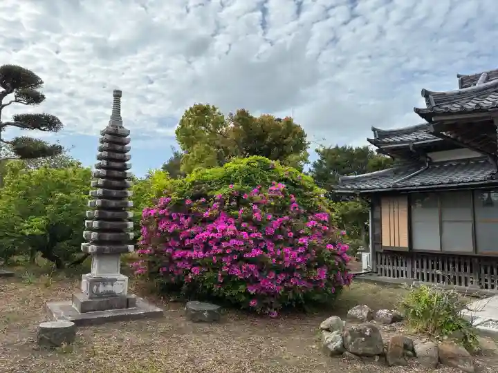 宝珠院の{uncategorized: "未分類", other: "その他", undefined: "問題あり", building: "その他建物", grave: "お墓", sacred_gate: "鳥居", guardian: "狛犬", statue: "像", buddha: "仏像", history: "歴史", nature: "自然", garden: "庭園", animal: "動物", pagoda: "塔", temizu: "手水舎", mountain_gate: "山門・神門", sanctuary: "本殿・本堂", subordinate: "末社・摂社", art: "芸術", scenery: "景色", jizo: "地蔵", ema: "絵馬", goshuin: "御朱印", omikuji: "おみくじ", items: "授与品その他", amulet: "お守り", goshuincho: "御朱印帳", eats: "食事", festival: "お祭り", votive_dance: "神楽", shichigosan: "七五三参", wedding: "結婚式", experience: "体験その他", initially: "初詣", around: "周辺", anti_infection: "感染症対策"}