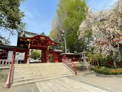 秩父神社の山門