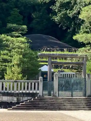 明治天皇伏見桃山陵の末社・摂社