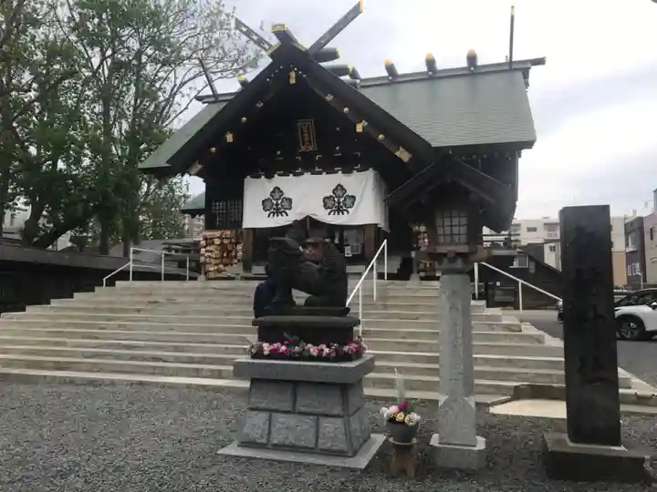 札幌諏訪神社の本殿・本堂