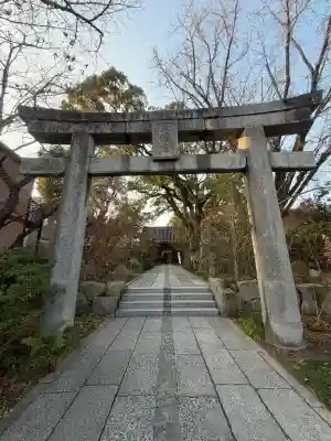 鳥飼八幡宮の{uncategorized: "未分類", other: "その他", undefined: "問題あり", building: "その他建物", grave: "お墓", sacred_gate: "鳥居", guardian: "狛犬", statue: "像", buddha: "仏像", history: "歴史", nature: "自然", garden: "庭園", animal: "動物", pagoda: "塔", temizu: "手水舎", mountain_gate: "山門・神門", sanctuary: "本殿・本堂", subordinate: "末社・摂社", art: "芸術", scenery: "景色", jizo: "地蔵", ema: "絵馬", goshuin: "御朱印", omikuji: "おみくじ", items: "授与品その他", amulet: "お守り", goshuincho: "御朱印帳", eats: "食事", festival: "お祭り", votive_dance: "神楽", shichigosan: "七五三参", wedding: "結婚式", experience: "体験その他", initially: "初詣", around: "周辺", anti_infection: "感染症対策"}