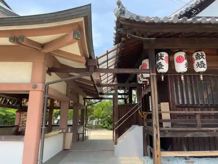 泊神社の本殿