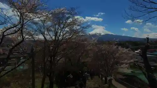 新倉富士浅間神社の建物その他