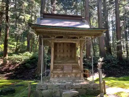 平泉寺白山神社の末社