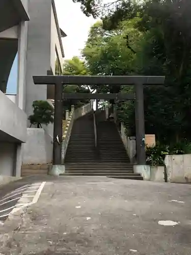 伊勢山皇大神宮の鳥居