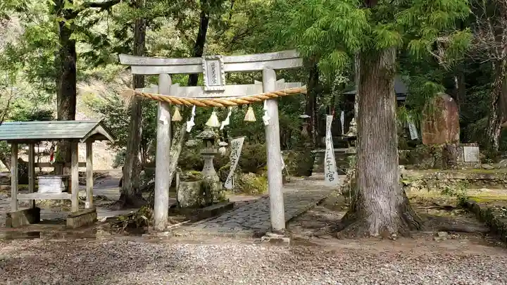 滝尻王子宮十郷神社の鳥居