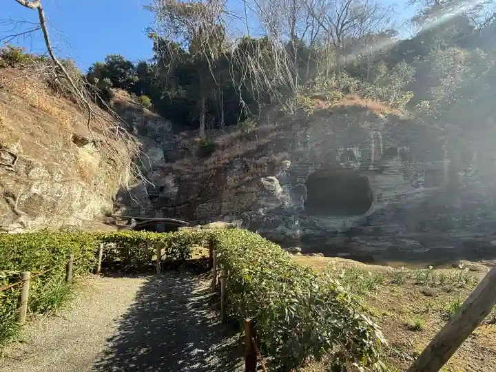 瑞泉寺の{uncategorized: "未分類", other: "その他", undefined: "問題あり", building: "その他建物", grave: "お墓", sacred_gate: "鳥居", guardian: "狛犬", statue: "像", buddha: "仏像", history: "歴史", nature: "自然", garden: "庭園", animal: "動物", pagoda: "塔", temizu: "手水舎", mountain_gate: "山門・神門", sanctuary: "本殿・本堂", subordinate: "末社・摂社", art: "芸術", scenery: "景色", jizo: "地蔵", ema: "絵馬", goshuin: "御朱印", omikuji: "おみくじ", items: "授与品その他", amulet: "お守り", goshuincho: "御朱印帳", eats: "食事", festival: "お祭り", votive_dance: "神楽", shichigosan: "七五三参", wedding: "結婚式", experience: "体験その他", initially: "初詣", around: "周辺", anti_infection: "感染症対策"}