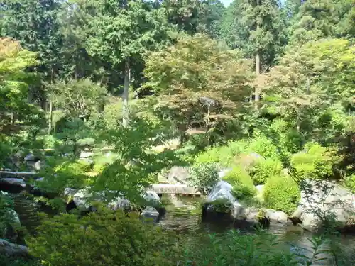 三室戸寺の庭園