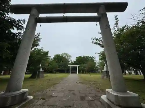 留萌神社の{uncategorized: "未分類", other: "その他", undefined: "問題あり", building: "その他建物", grave: "お墓", sacred_gate: "鳥居", guardian: "狛犬", statue: "像", buddha: "仏像", history: "歴史", nature: "自然", garden: "庭園", animal: "動物", pagoda: "塔", temizu: "手水舎", mountain_gate: "山門・神門", sanctuary: "本殿・本堂", subordinate: "末社・摂社", art: "芸術", scenery: "景色", jizo: "地蔵", ema: "絵馬", goshuin: "御朱印", omikuji: "おみくじ", items: "授与品その他", amulet: "お守り", goshuincho: "御朱印帳", eats: "食事", festival: "お祭り", votive_dance: "神楽", shichigosan: "七五三参", wedding: "結婚式", experience: "体験その他", initially: "初詣", around: "周辺", anti_infection: "感染症対策"}