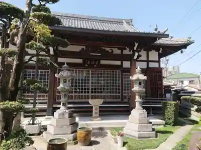 慈済寺の本殿・本堂