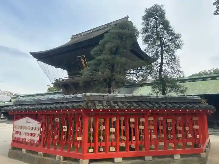筥崎宮の{uncategorized: "未分類", other: "その他", undefined: "問題あり", building: "その他建物", grave: "お墓", sacred_gate: "鳥居", guardian: "狛犬", statue: "像", buddha: "仏像", history: "歴史", nature: "自然", garden: "庭園", animal: "動物", pagoda: "塔", temizu: "手水舎", mountain_gate: "山門・神門", sanctuary: "本殿・本堂", subordinate: "末社・摂社", art: "芸術", scenery: "景色", jizo: "地蔵", ema: "絵馬", goshuin: "御朱印", omikuji: "おみくじ", items: "授与品その他", amulet: "お守り", goshuincho: "御朱印帳", eats: "食事", festival: "お祭り", votive_dance: "神楽", shichigosan: "七五三参", wedding: "結婚式", experience: "体験その他", initially: "初詣", around: "周辺", anti_infection: "感染症対策"}