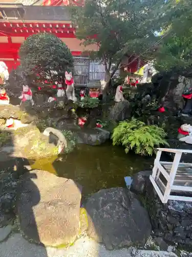 京濱伏見稲荷神社の{uncategorized: "未分類", other: "その他", undefined: "問題あり", building: "その他建物", grave: "お墓", sacred_gate: "鳥居", guardian: "狛犬", statue: "像", buddha: "仏像", history: "歴史", nature: "自然", garden: "庭園", animal: "動物", pagoda: "塔", temizu: "手水舎", mountain_gate: "山門・神門", sanctuary: "本殿・本堂", subordinate: "末社・摂社", art: "芸術", scenery: "景色", jizo: "地蔵", ema: "絵馬", goshuin: "御朱印", omikuji: "おみくじ", items: "授与品その他", amulet: "お守り", goshuincho: "御朱印帳", eats: "食事", festival: "お祭り", votive_dance: "神楽", shichigosan: "七五三参", wedding: "結婚式", experience: "体験その他", initially: "初詣", around: "周辺", anti_infection: "感染症対策"}