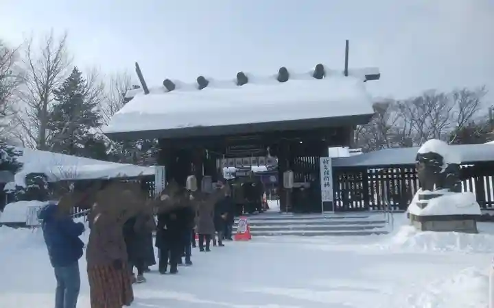 札幌護國神社の山門・神門