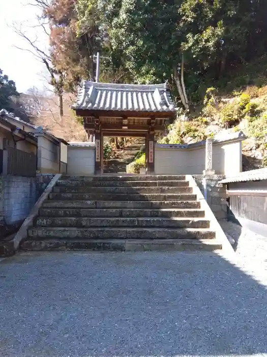 神應寺の山門