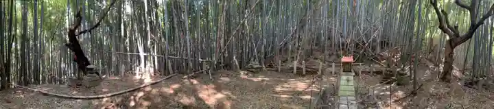 人麿神社の庭園