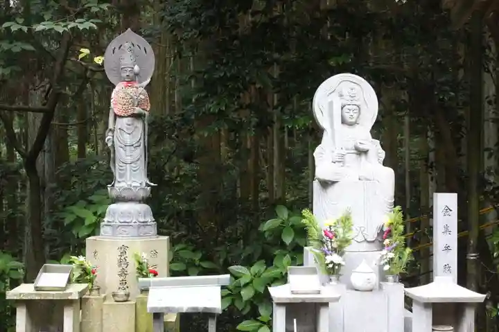 宝山寺奥之院(奈良県)