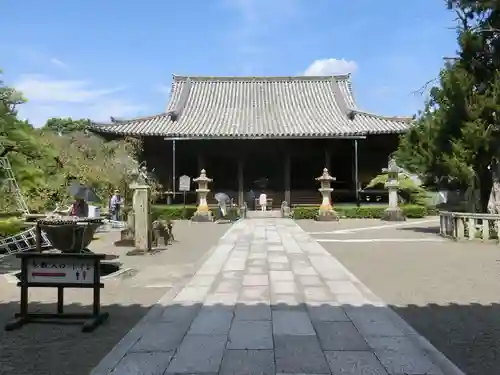 道成寺の本殿・本堂