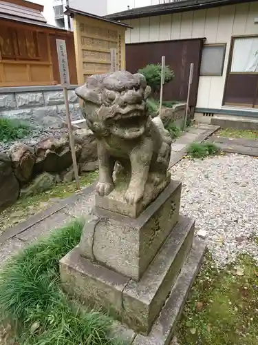 泥江縣神社の狛犬