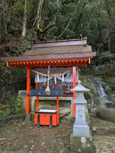 神倉神社（熊野速玉大社摂社）の{uncategorized: "未分類", other: "その他", undefined: "問題あり", building: "その他建物", grave: "お墓", sacred_gate: "鳥居", guardian: "狛犬", statue: "像", buddha: "仏像", history: "歴史", nature: "自然", garden: "庭園", animal: "動物", pagoda: "塔", temizu: "手水舎", mountain_gate: "山門・神門", sanctuary: "本殿・本堂", subordinate: "末社・摂社", art: "芸術", scenery: "景色", jizo: "地蔵", ema: "絵馬", goshuin: "御朱印", omikuji: "おみくじ", items: "授与品その他", amulet: "お守り", goshuincho: "御朱印帳", eats: "食事", festival: "お祭り", votive_dance: "神楽", shichigosan: "七五三参", wedding: "結婚式", experience: "体験その他", initially: "初詣", around: "周辺", anti_infection: "感染症対策"}