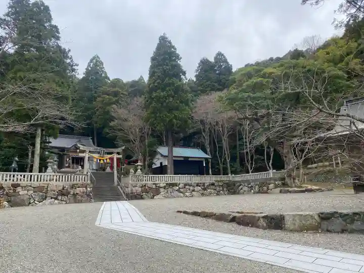 佐伎治神社の{uncategorized: "未分類", other: "その他", undefined: "問題あり", building: "その他建物", grave: "お墓", sacred_gate: "鳥居", guardian: "狛犬", statue: "像", buddha: "仏像", history: "歴史", nature: "自然", garden: "庭園", animal: "動物", pagoda: "塔", temizu: "手水舎", mountain_gate: "山門・神門", sanctuary: "本殿・本堂", subordinate: "末社・摂社", art: "芸術", scenery: "景色", jizo: "地蔵", ema: "絵馬", goshuin: "御朱印", omikuji: "おみくじ", items: "授与品その他", amulet: "お守り", goshuincho: "御朱印帳", eats: "食事", festival: "お祭り", votive_dance: "神楽", shichigosan: "七五三参", wedding: "結婚式", experience: "体験その他", initially: "初詣", around: "周辺", anti_infection: "感染症対策"}