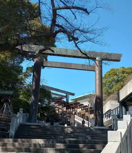 伊勢山皇大神宮の鳥居