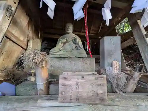 両神神社 奥社の仏像