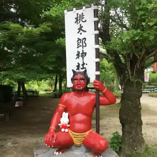 桃太郎神社の像