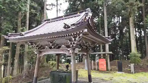 久遠寺の手水舎